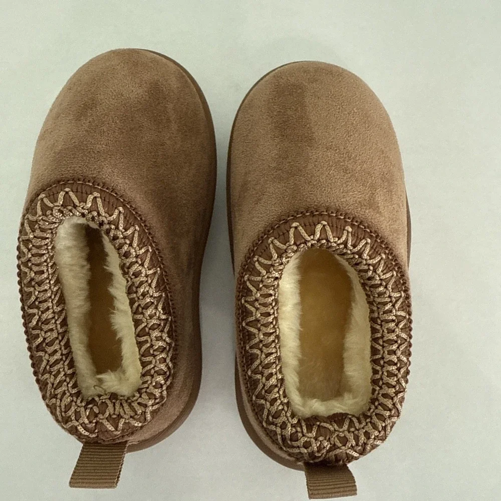 Cozy Pixies Baby Fashion boots‎ slippers Girls Baby 8.5 Fur Lined Planform NEW